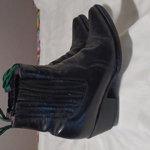 Reynaga, Black, western ankle boots. SZ 7 - Picture 5 of 10